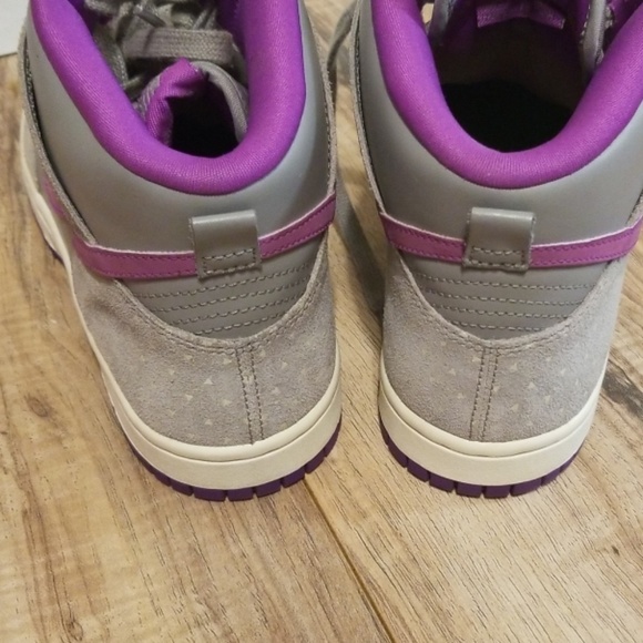 Nike Hi-tops - Picture 4 of 4